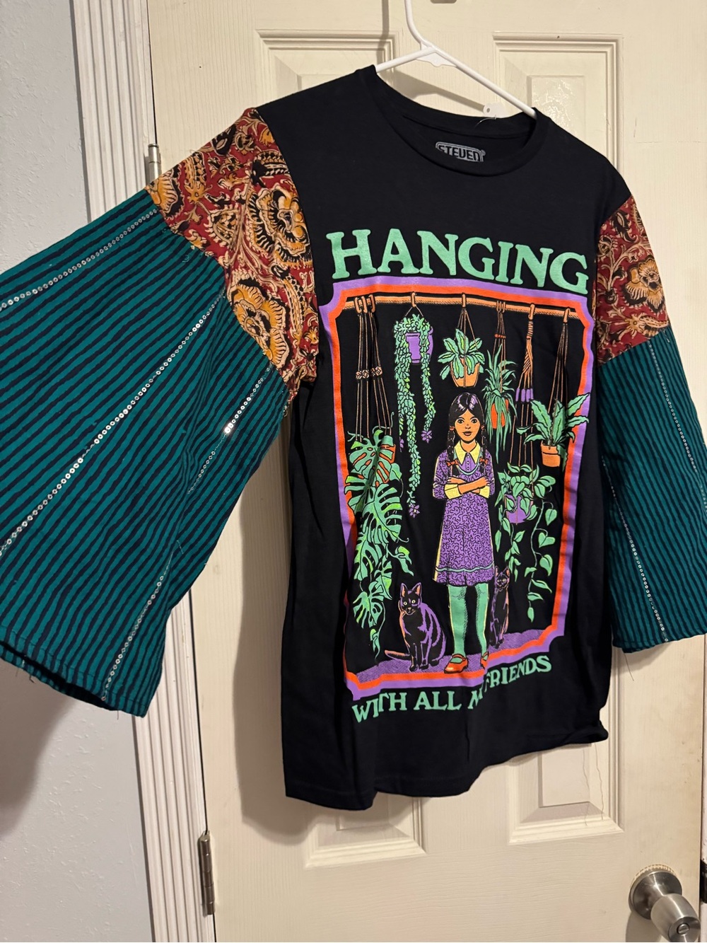 Upcycled Graphic Hanging Plants Tee with Mixed-Print Sleeves - Black/Teal